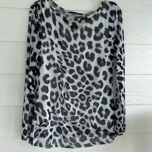White House Black Market White and Black Top